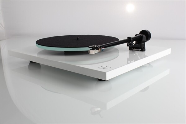 REGA Planar 2