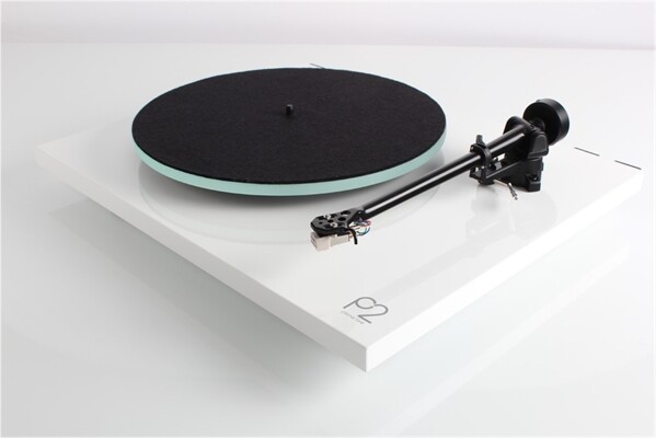 REGA Planar 2