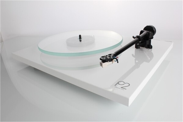 REGA Planar 2