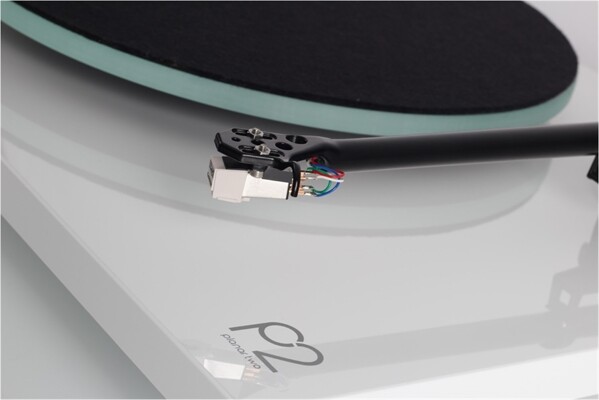 REGA Planar 2