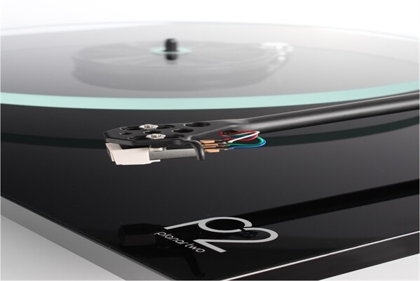REGA Planar 2