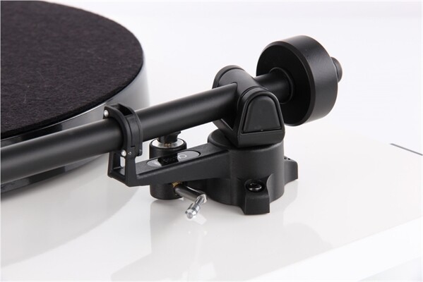 REGA Planar 1