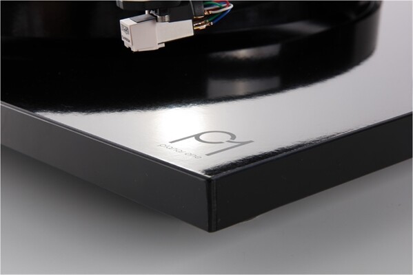 REGA Planar 1