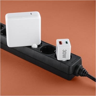 Hama Schnellladegerät (30W)